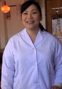 行列のできる中華屋さんの美人女将が旦那に内緒でAV出演！？人生初のカメラの前でのSEXに爆乳揺らしてぶっ飛び破廉恥性交！