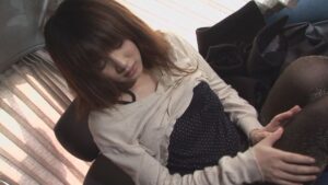 結婚ホヤホヤな美人妻ほどナンパは狙い目！褒めれば褒めるだけ股を開く！言葉巧みに奥様を転がして生ハメ中出しを決行しちゃいました！